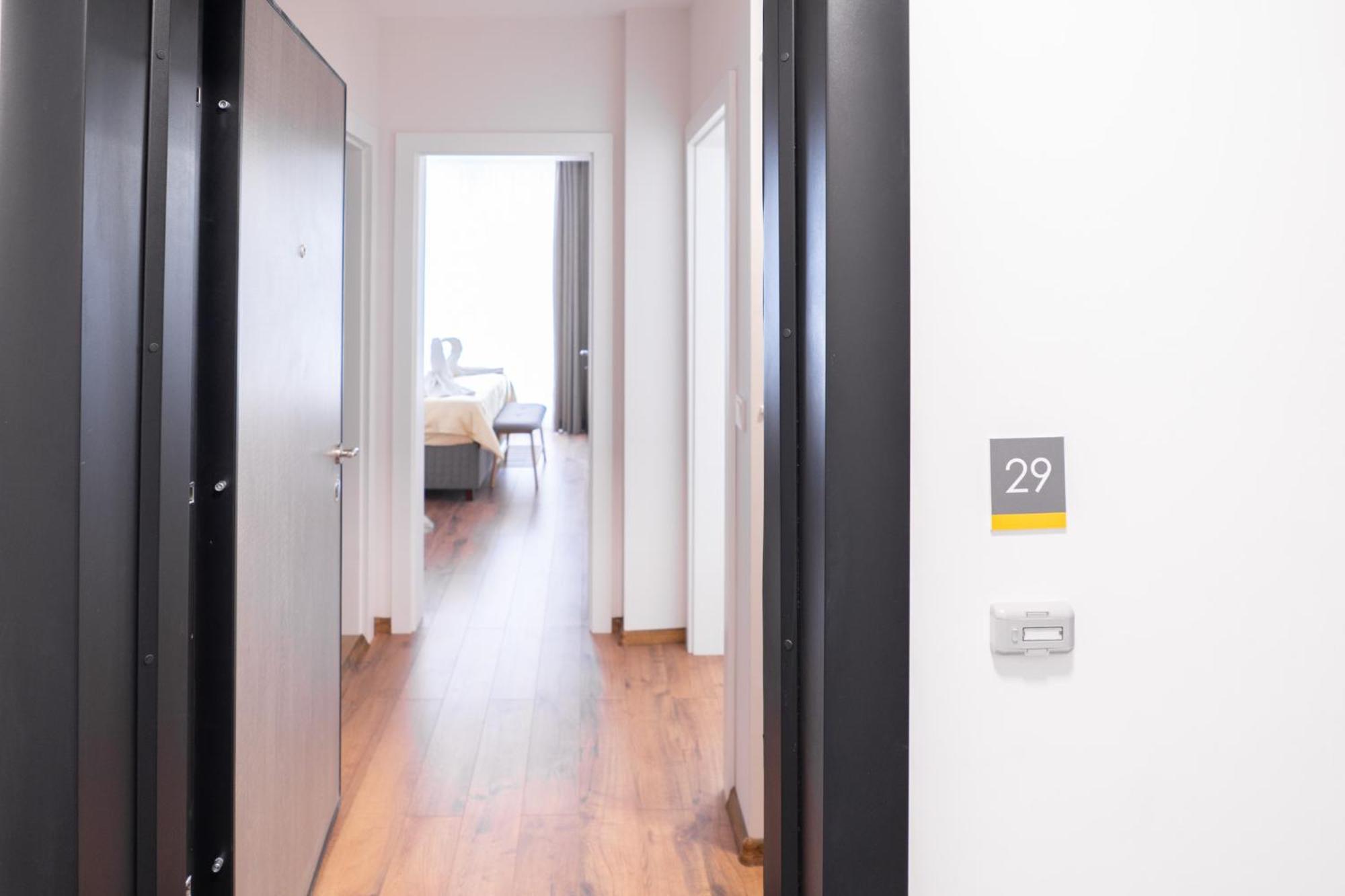 New Modern & Cozy Apartment With Free Private Parking And Ev Charging Station 瓦爾納 外观 照片